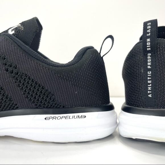 APL Women APL Techloom Pro Women Running Shoes Sz 7 Black Knit Laced Slip-On Comfy Sneaker